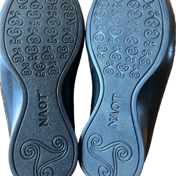 Naot Shoes size 7, slip on, brown - Picture 5 of 5